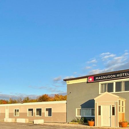 Magnuson Hotel Vow Palmerston Buitenkant foto
